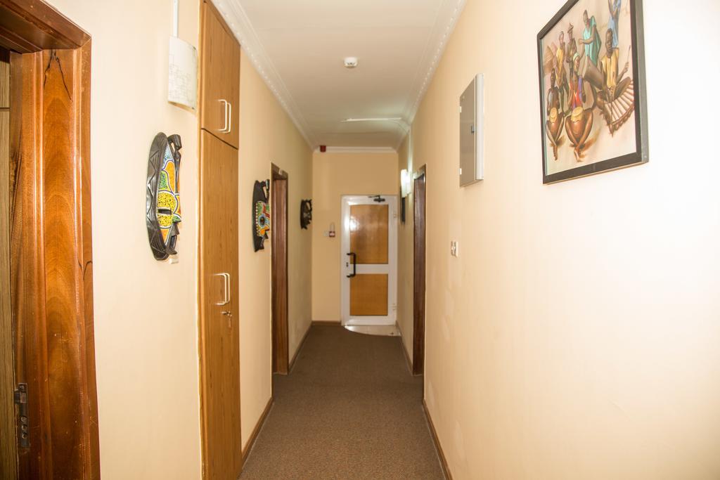 Alma House Hotel Accra Exterior photo