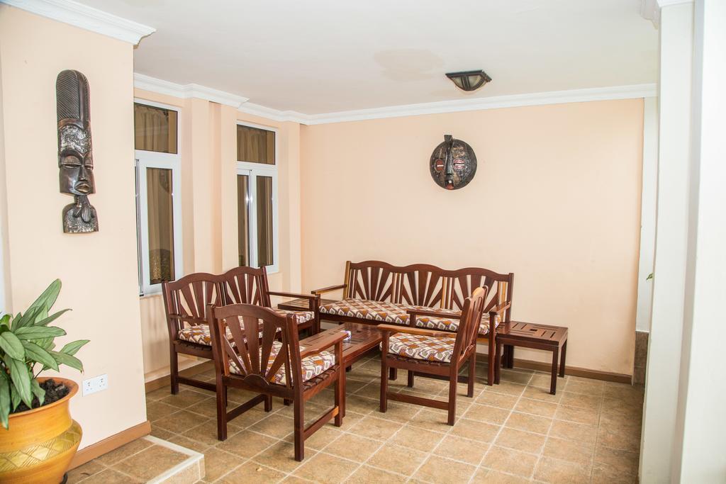 Alma House Hotel Accra Exterior photo