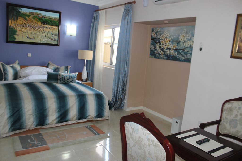 Alma House Hotel Accra Exterior photo