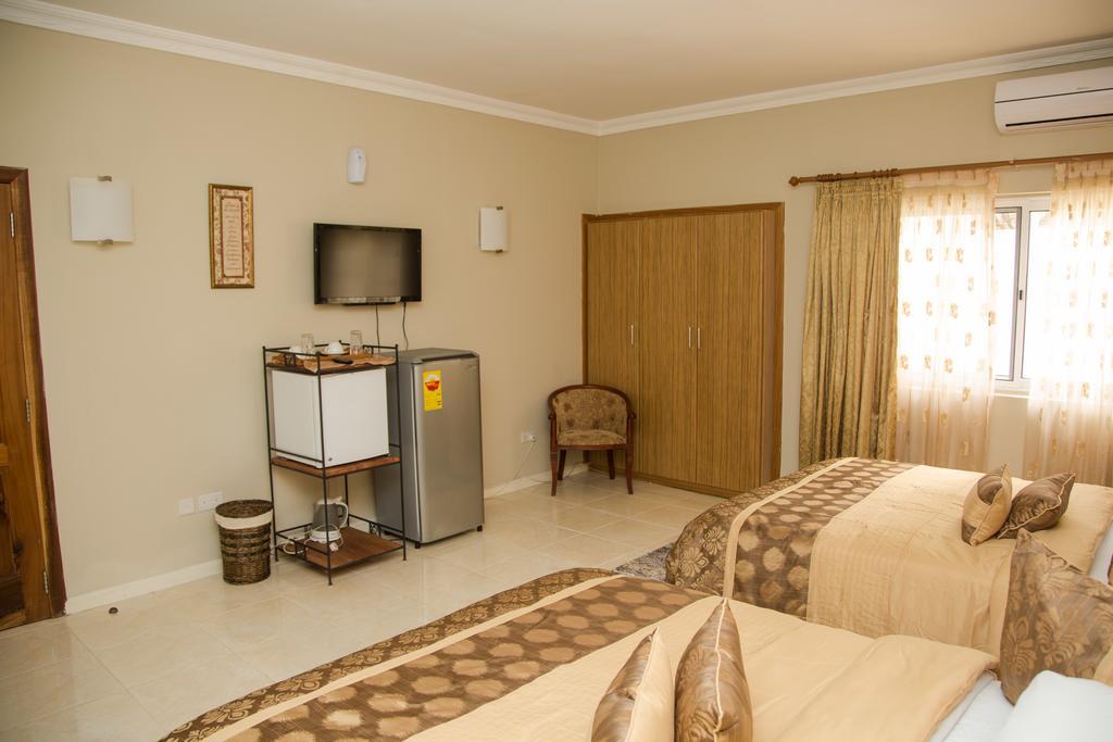 Alma House Hotel Accra Exterior photo