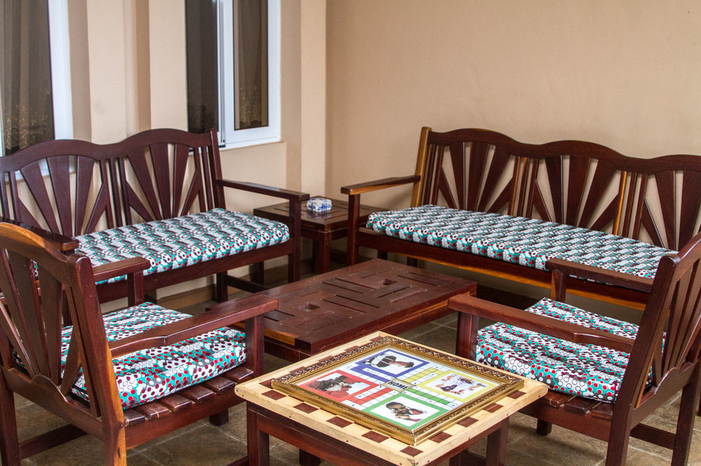 Alma House Hotel Accra Exterior photo